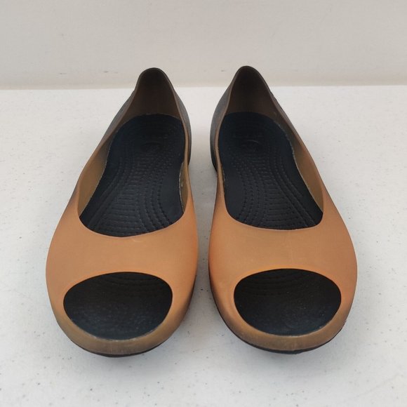 CROCS Women's Carlie Flat Size 6 Orange & Black Rubber Open Toe Slip On Shoe - Picture 2 of 8